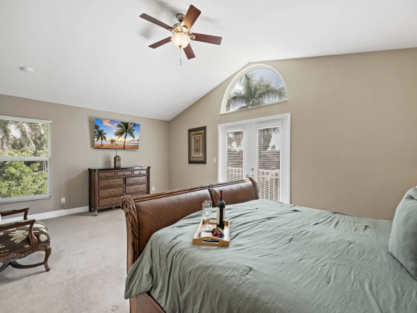 Canal Front 4 Bedroom Vacation Home Sleeps 10 Marco Island